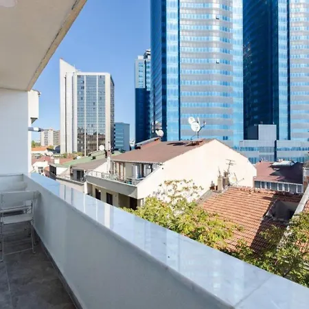 Spacious Modern 4-bed2bath Oasis! #370 Appartamento