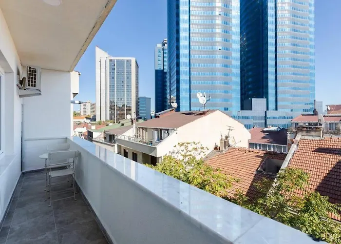 Spacious Modern 4-bed2bath Oasis! #370 Appartamento
