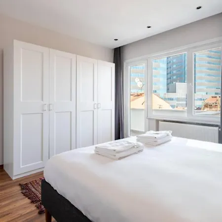 Spacious Modern 4-bed2bath Oasis! #370 Стамбул