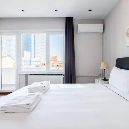 Spacious Modern 4-bed2bath Oasis! #370 Lejlighed