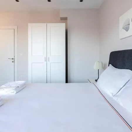 Lejlighed Spacious Modern 4-bed2bath Oasis! #370 *