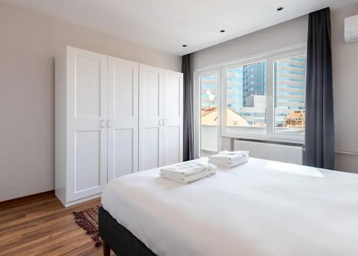 Spacious Modern 4-bed2bath Oasis! #370 Стамбул