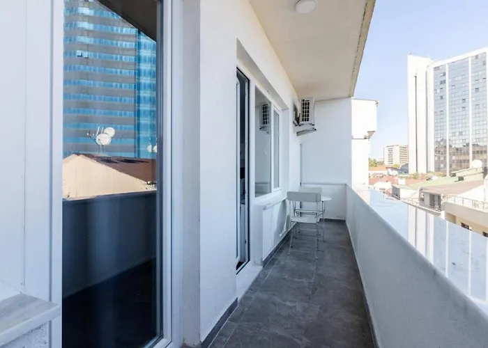 Spacious Modern 4-bed2bath Oasis! #370