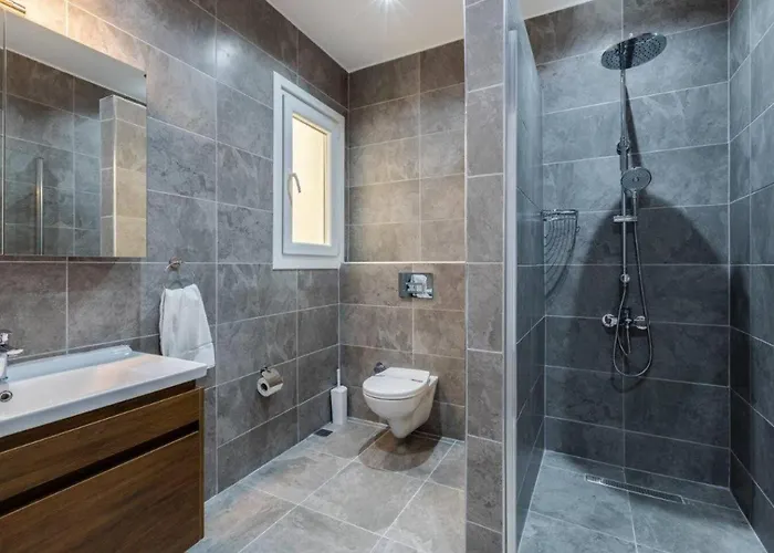 Spacious Modern 4-bed2bath Oasis! #370 Апартаменты Стамбул