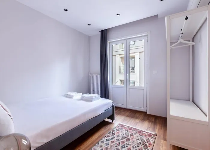 Spacious Modern 4-bed2bath Oasis! #370 Апартаменты Стамбул