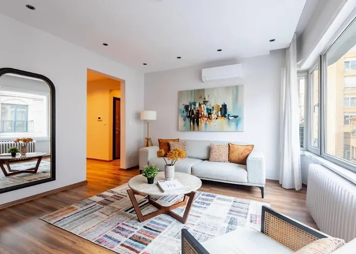 Spacious Modern 4-bed2bath Oasis! #370 * Стамбул