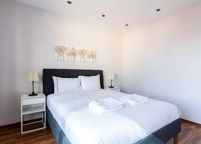 Spacious Modern 4-bed2bath Oasis! #370